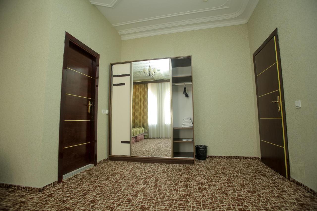 Ambiance Hotel Bakoe Buitenkant foto